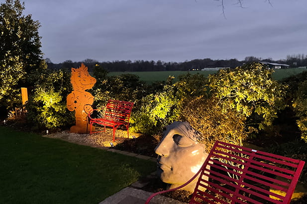 Professionelle Gartenbeleuchtung mit LED-Akzenten – Licht von Klein Beispiel 2