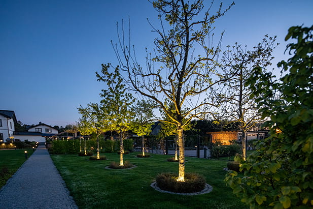 Individuelles Gartenlicht Design Berlin – hochwertige LED-Beleuchtung für Gärten