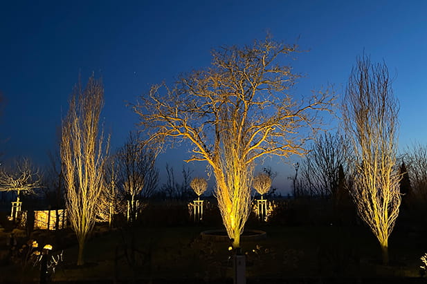 Indirektes Licht für gemütliche Außenbereiche – Lichtdesign Beispiel 11