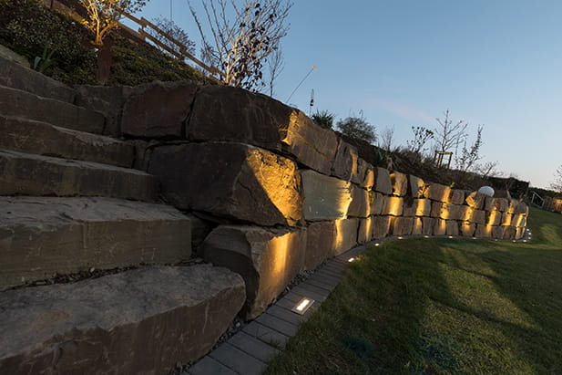 Hochwertige Außenbeleuchtung in Lindlar – mediterrane Lichtgestaltung für Gartenbereiche